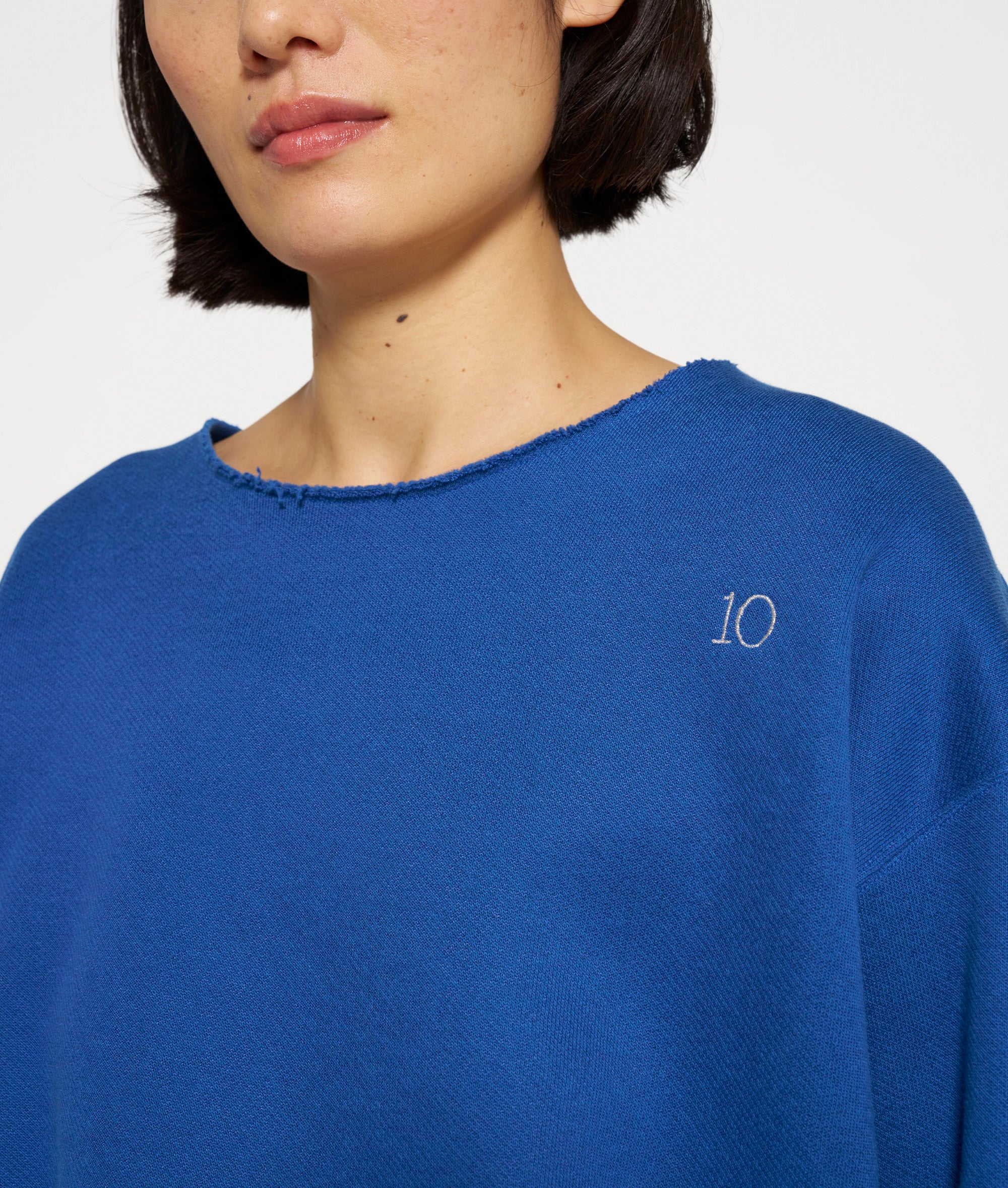 Raw edge statement sweater true blue - 10 days