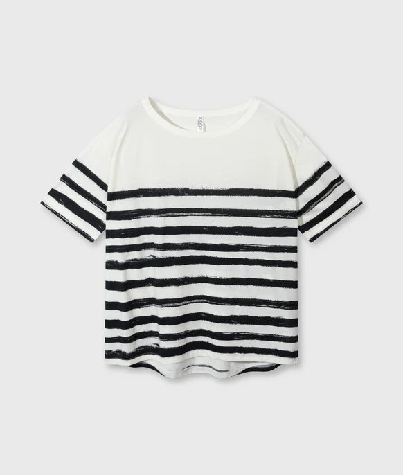 Tee painted stripes