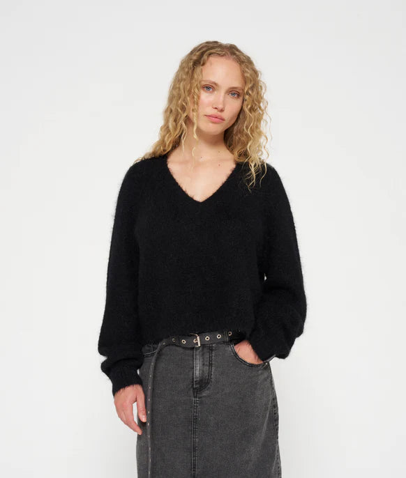 cropped v-neck sweater knit black  - 10 days